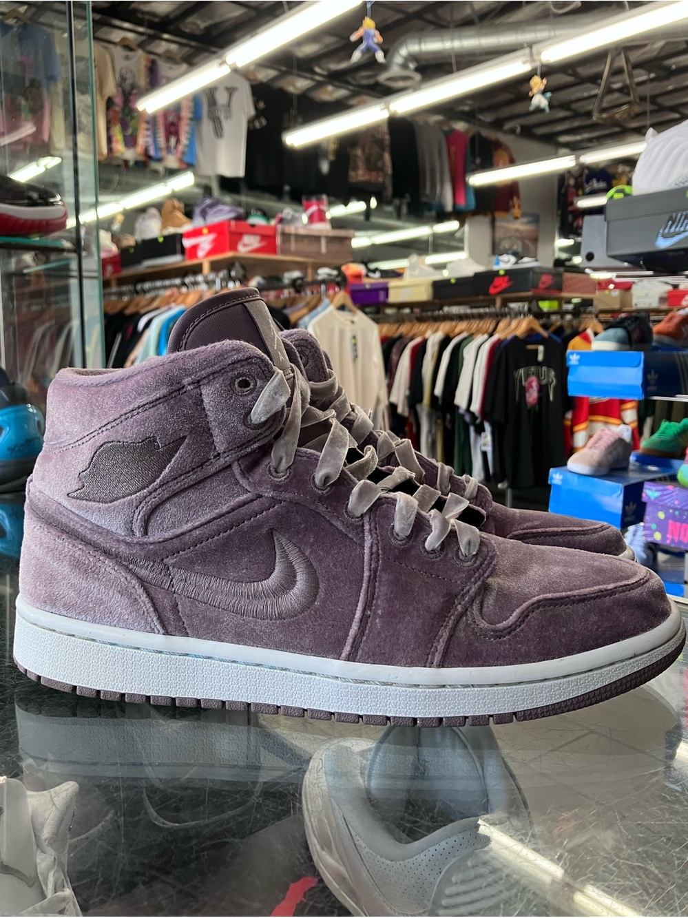 Women’s Air Jordan 1 Mid SE Purple Velvet Size 10.5